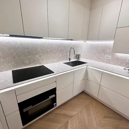 Front - Attic Viareggio