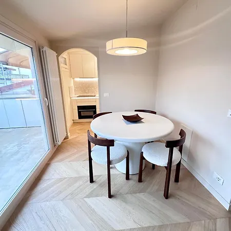 Front - Attic Daire *