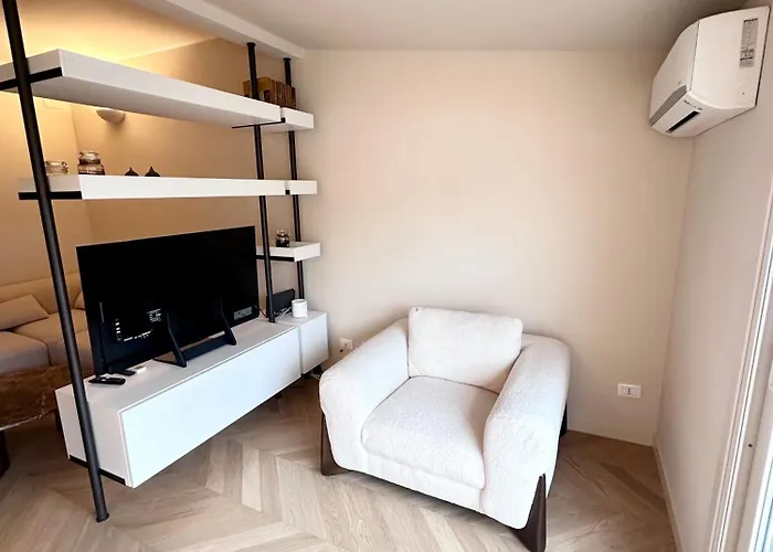 Front - Attic Appartamento Viareggio