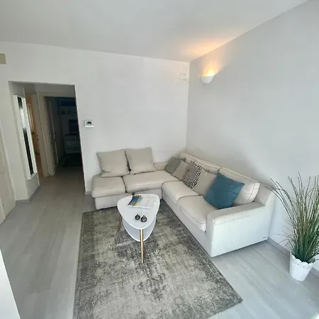 Apartment Front - Attic Viareggio