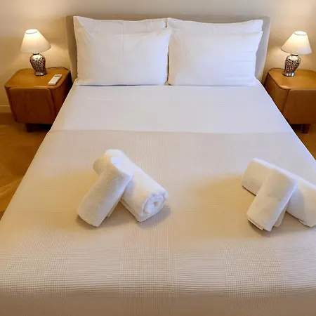 Διαμέρισμα Front - Attic *