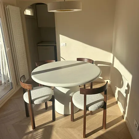 Front - Attic Διαμέρισμα *