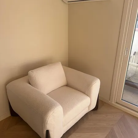 Front - Attic Апартаменти В'яреджо