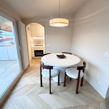 Apartman Front - Attic
